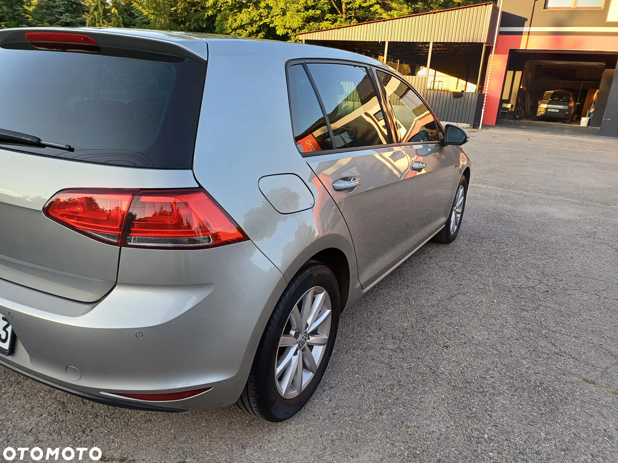 Volkswagen Golf 2.0 BlueTDI Comfortline - 12