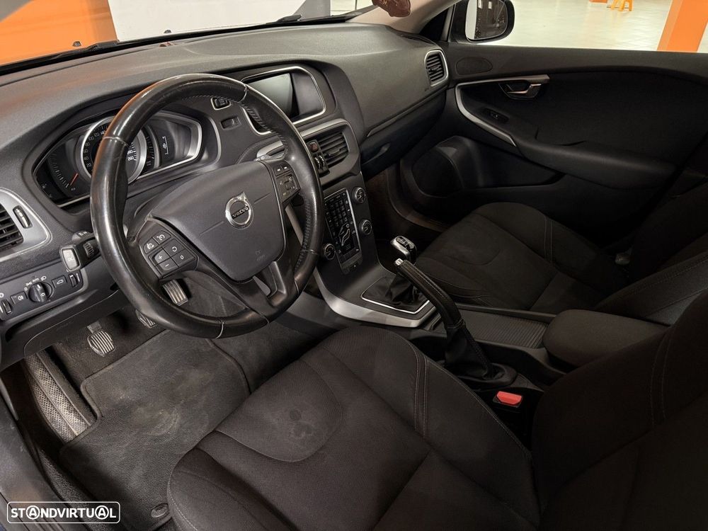 Volvo V40 2.0 D2 Momentum - 5