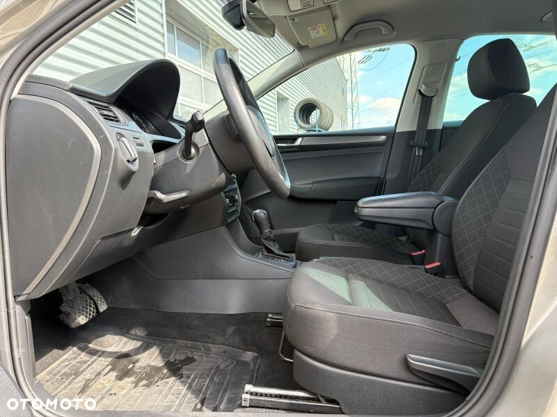 Skoda RAPID 1.0 TSI Style DSG - 10