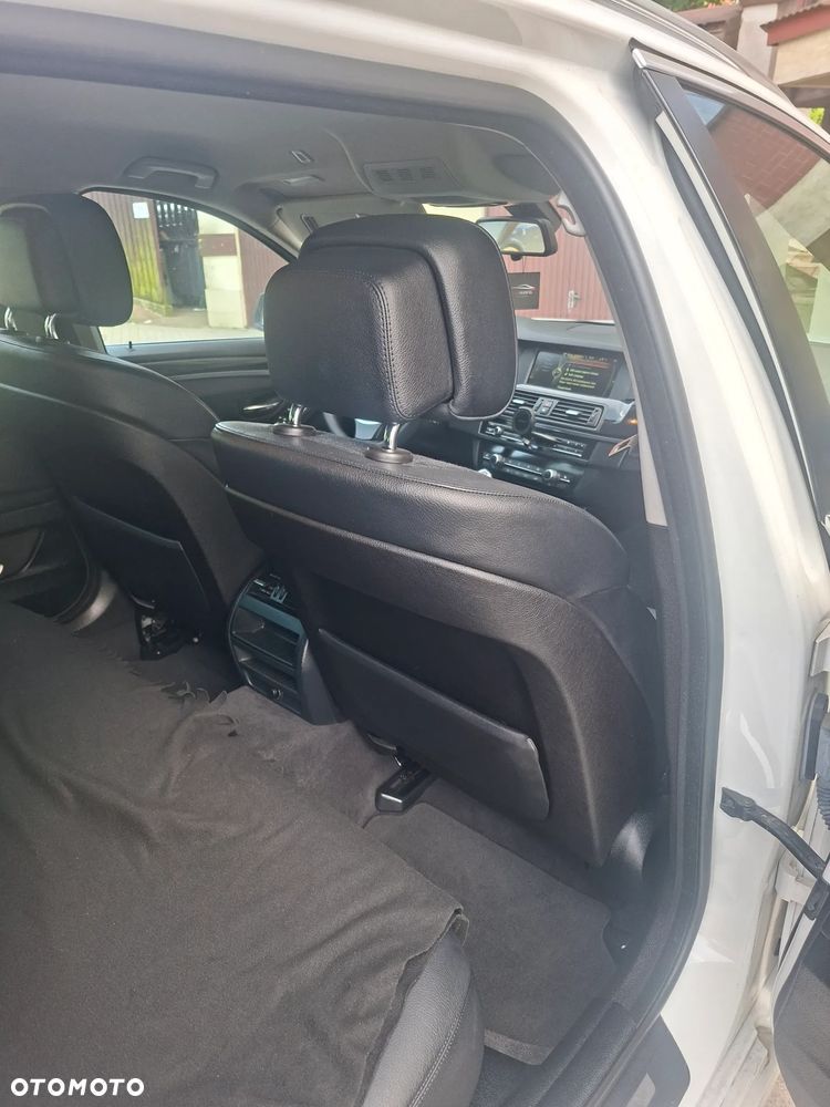 BMW Seria 5 525d xDrive - 8