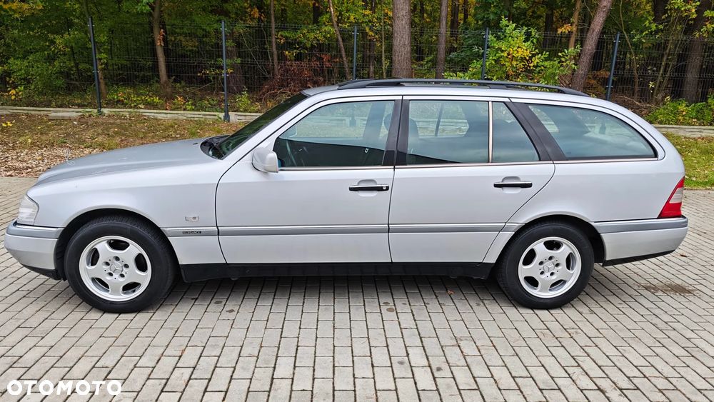 Mercedes-Benz Klasa C 180 T Elegance - 4