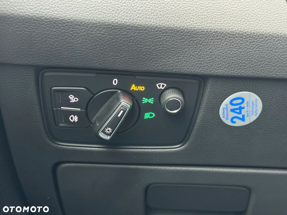 Volkswagen Arteon 2.0 TDI SCR 4Motion DSG R-Line - 23