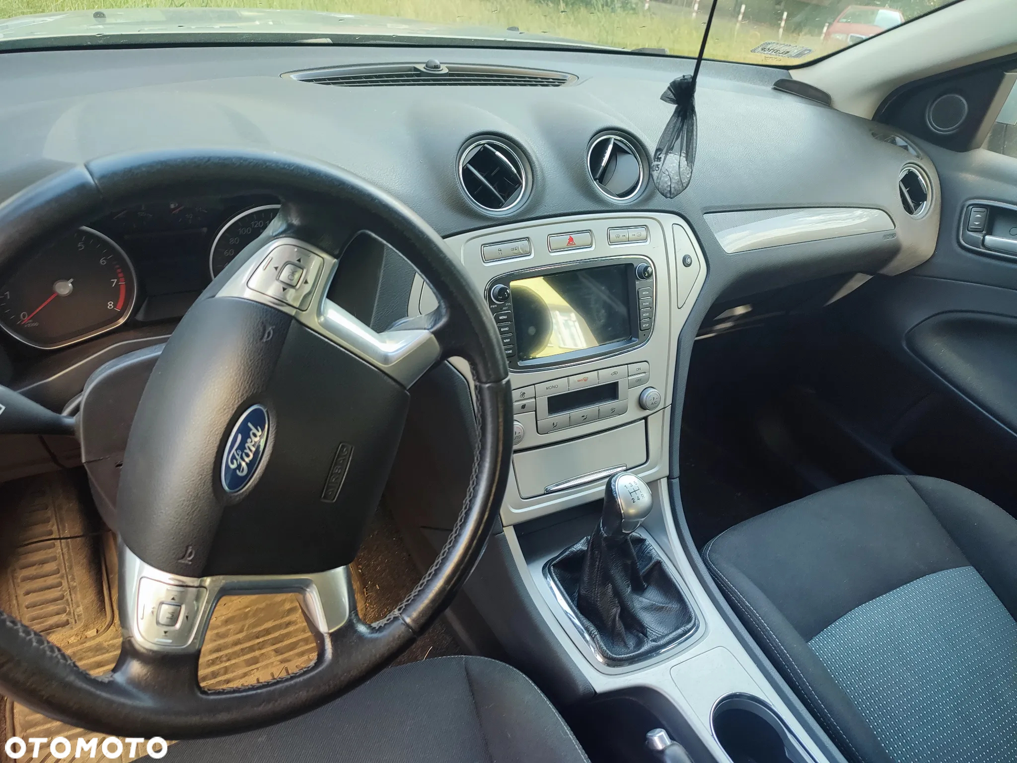 Ford Mondeo 1.6 Ambiente - 2