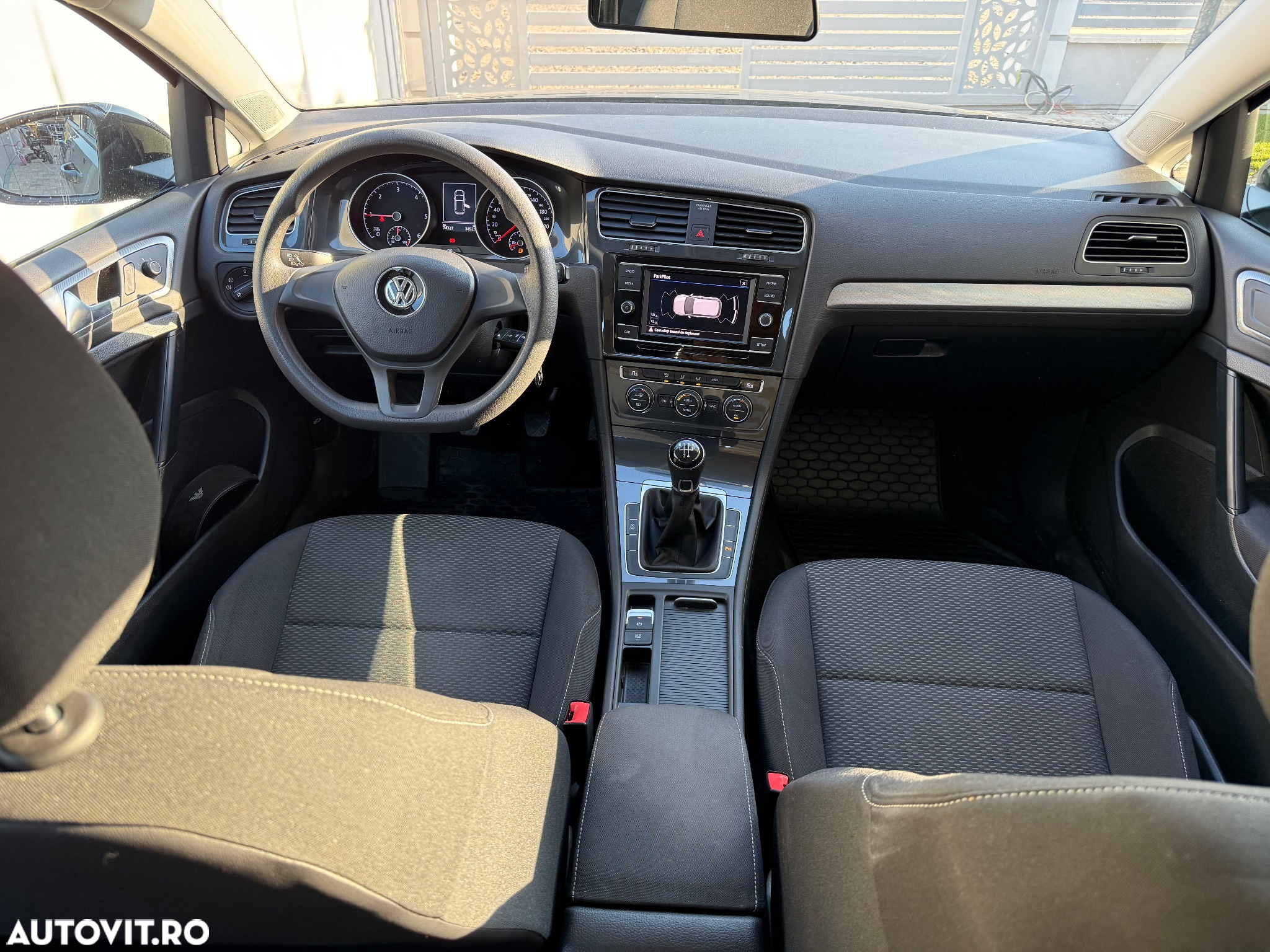 Volkswagen Golf 1.6 TDI Highline - 10