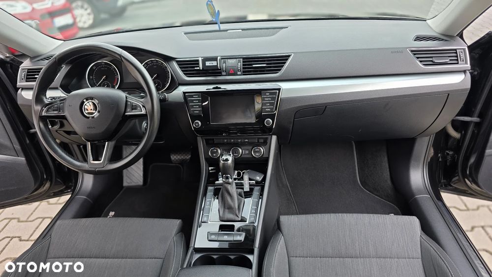 Skoda Superb 2.0 TDI Style DSG - 23