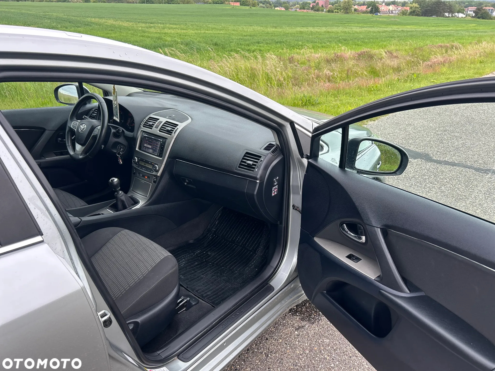 Toyota Avensis 2.0 D-4D Premium - 20