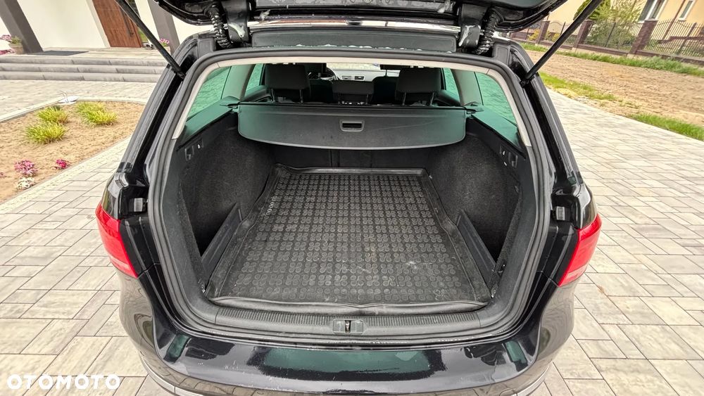 Volkswagen Passat 2.0 TDI Comfortline - 14