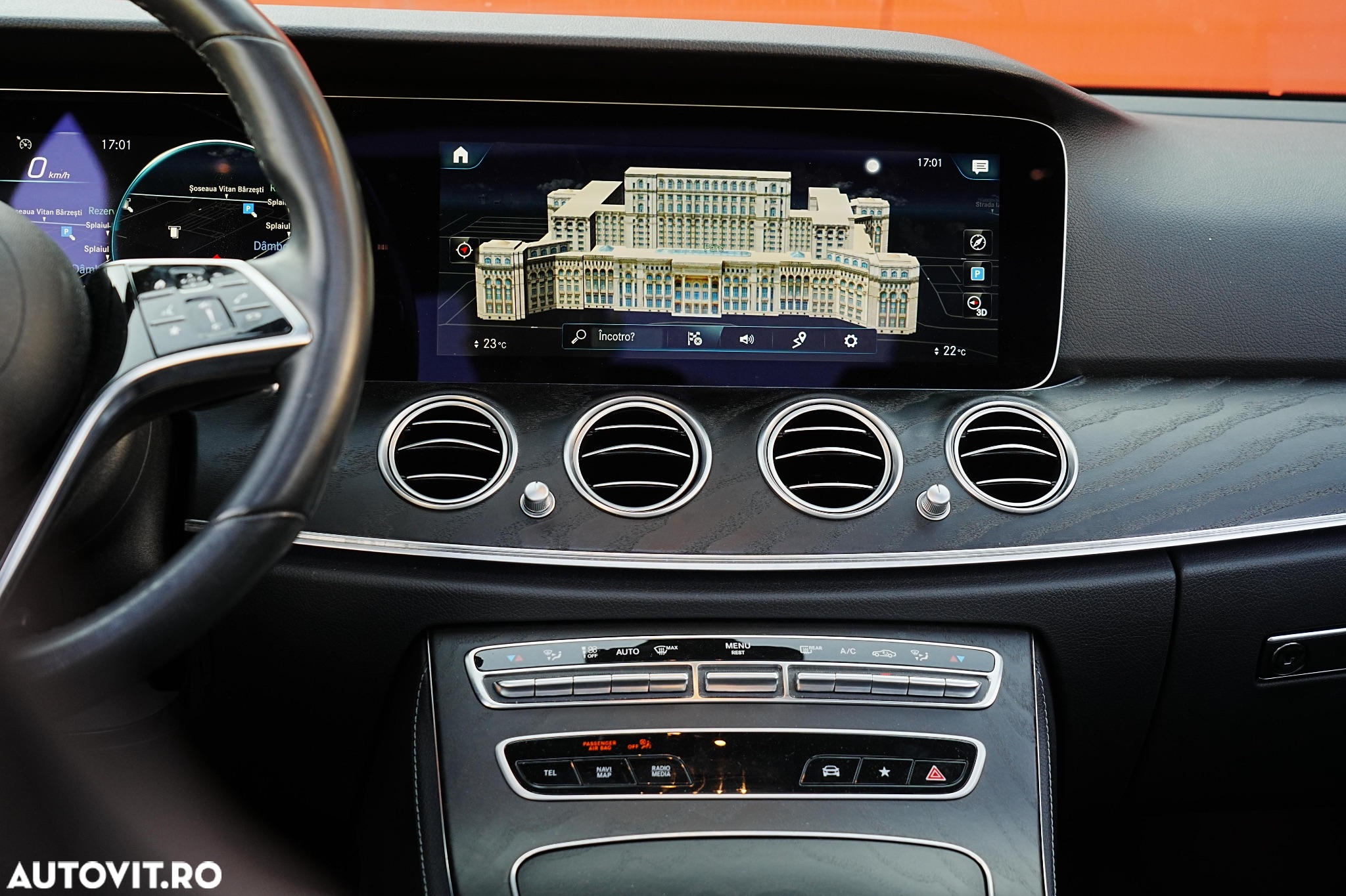 Mercedes-Benz E 200 4Matic T 9G-TRONIC AMG Line - 16