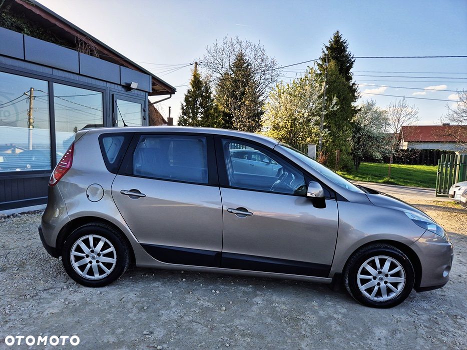 Renault Scenic 1.6 16V 110 TomTom Edition - 11