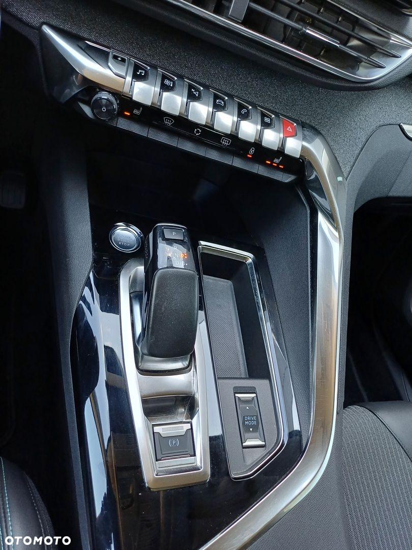 Peugeot 3008 - 16