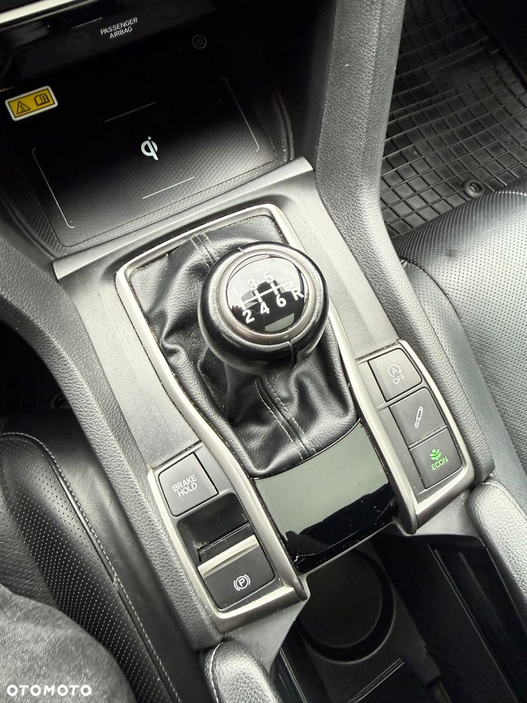 Honda Civic 1.0 i-VTEC Turbo Executive - 32