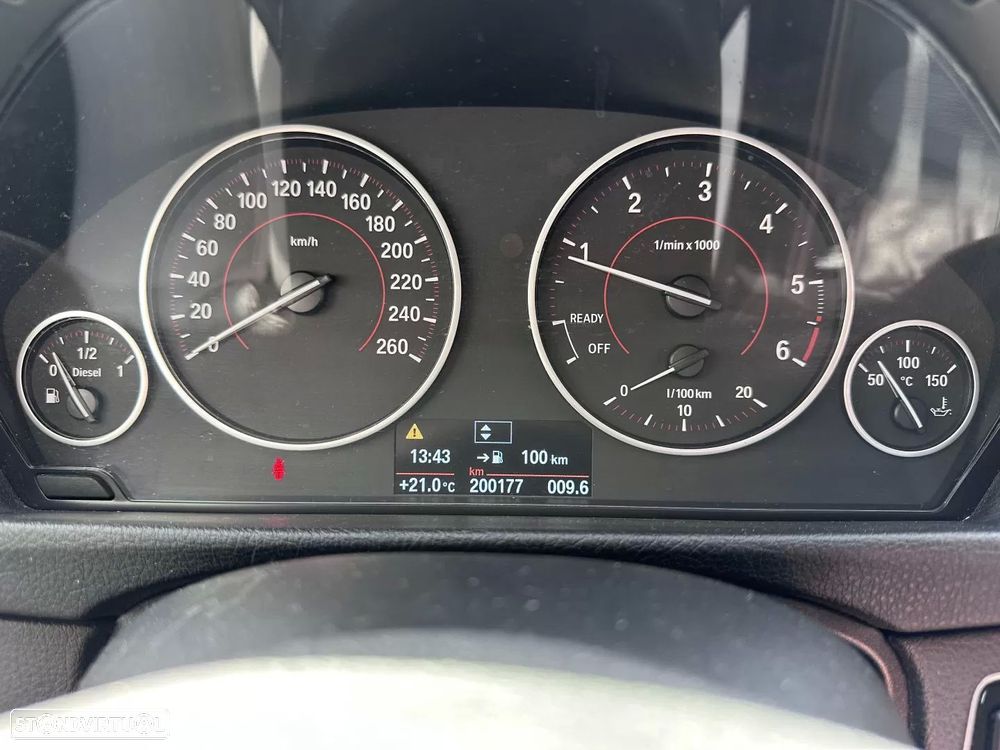 BMW 318 d Sport Line - 38