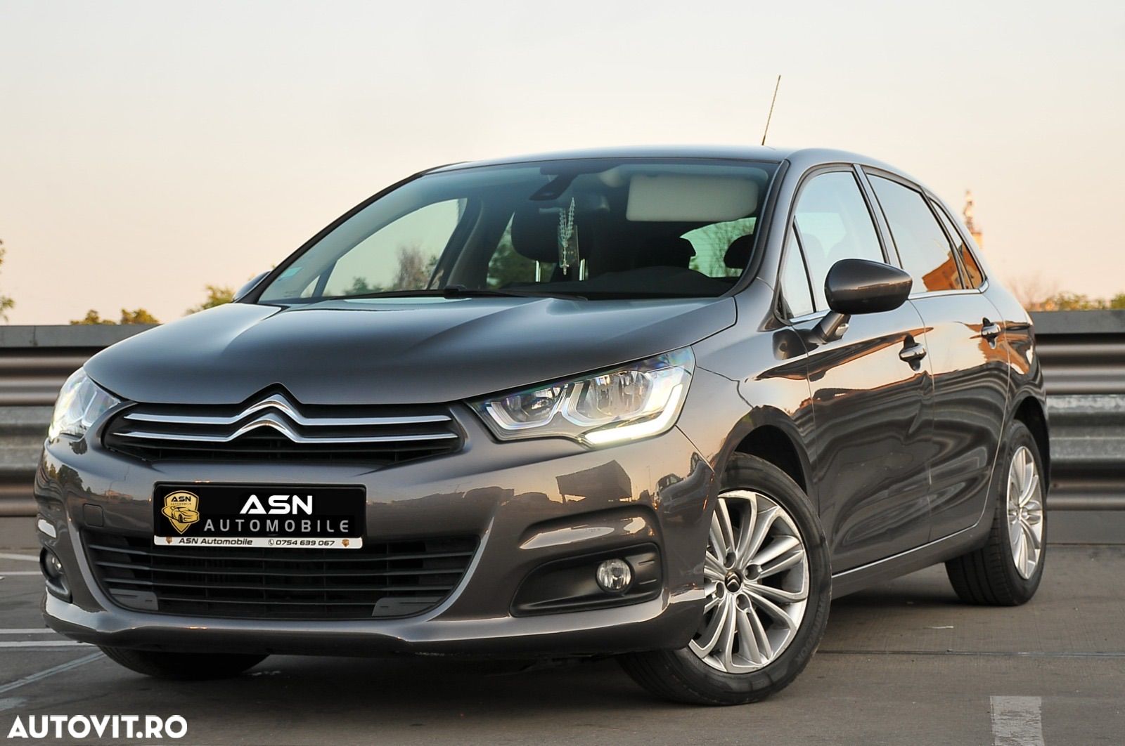 Citroën C4 PureTech 130 Stop & Start Exclusive - 1