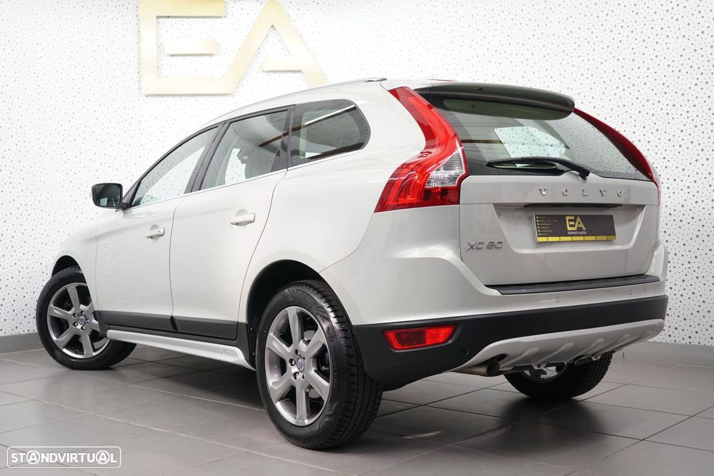 Volvo XC 60 2.0 D3 Summum Geartronic - 4