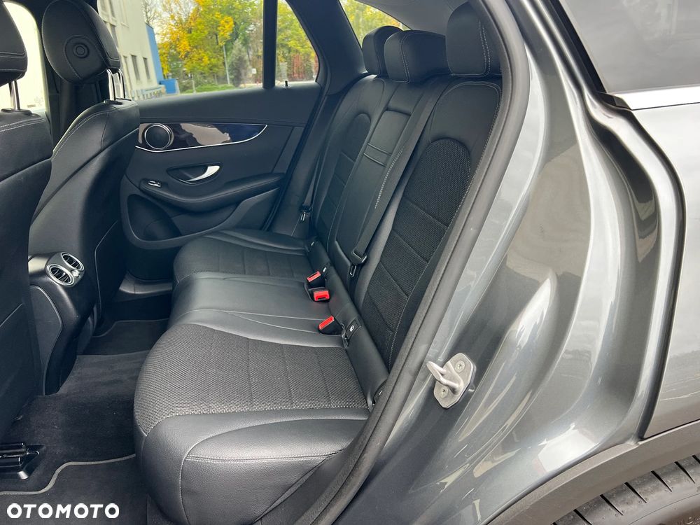 Mercedes-Benz GLC 200 4Matic 9G-TRONIC AMG Line - 16