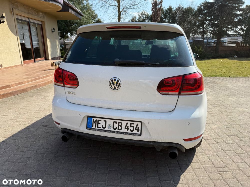 Volkswagen Golf 2.0 GTI adidas - 11