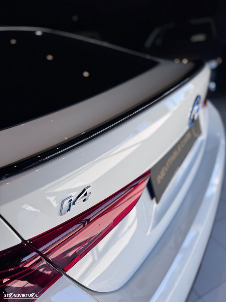 BMW i4 eDrive40 Pack Desportivo M Pro - 24