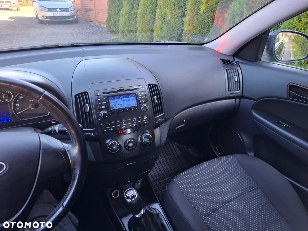 Hyundai i30 1.4 Base + - 7