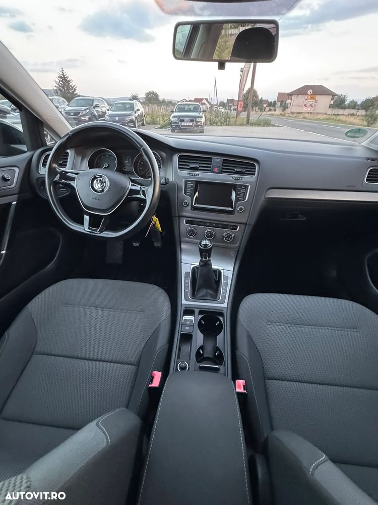 Volkswagen Golf - 8