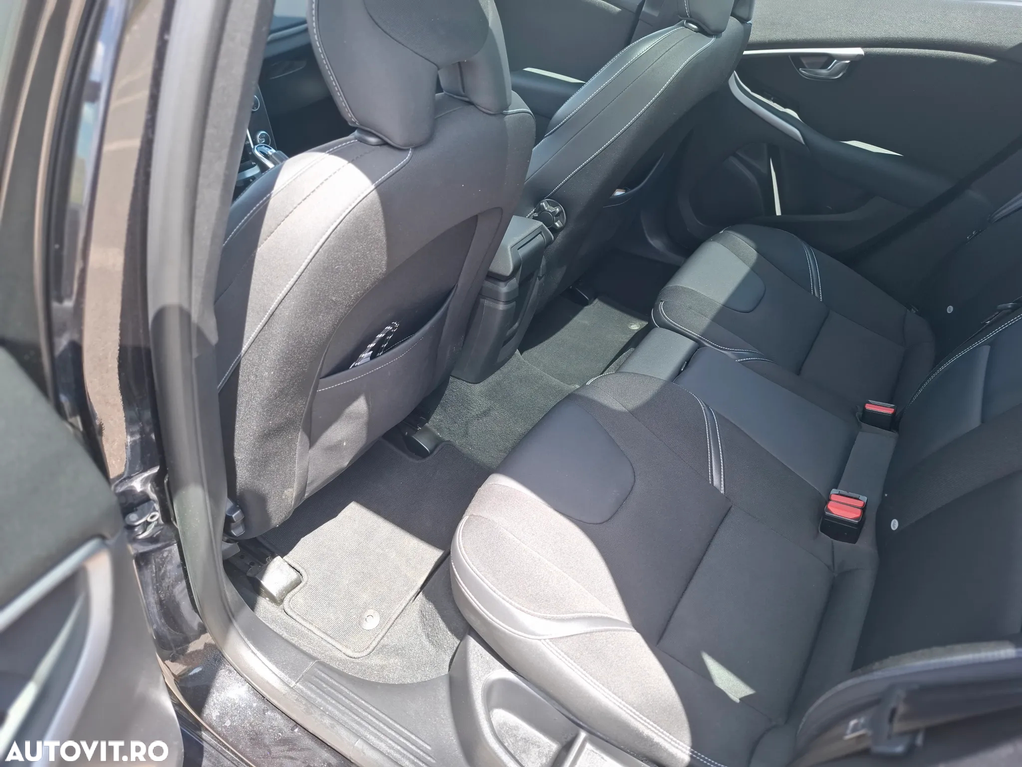 Volvo V40 D3 Aut. Momentum - 12