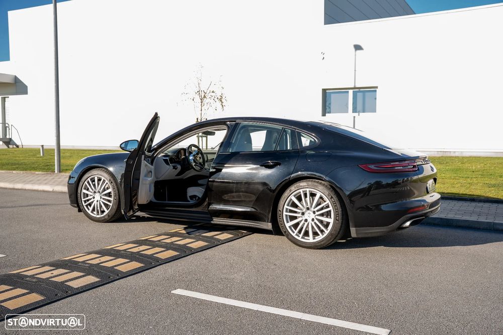 Porsche Panamera 4 E-Hybrid - 9