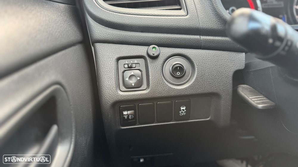 Mitsubishi L-200 Cabine dupla 2WD - 24