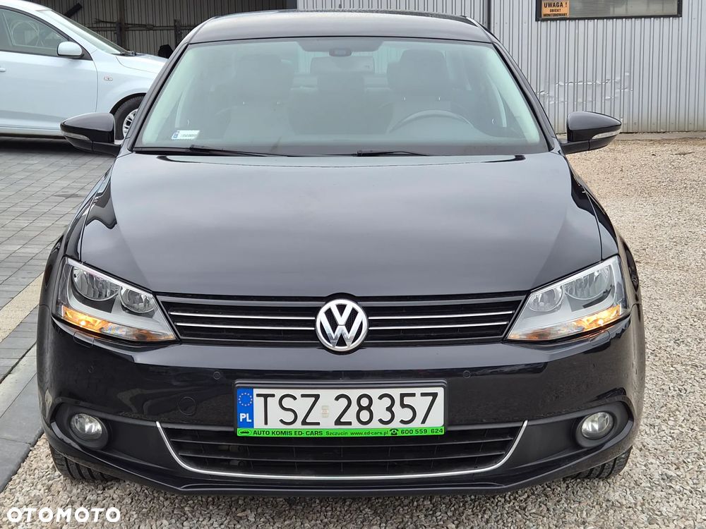 Volkswagen Jetta - 2