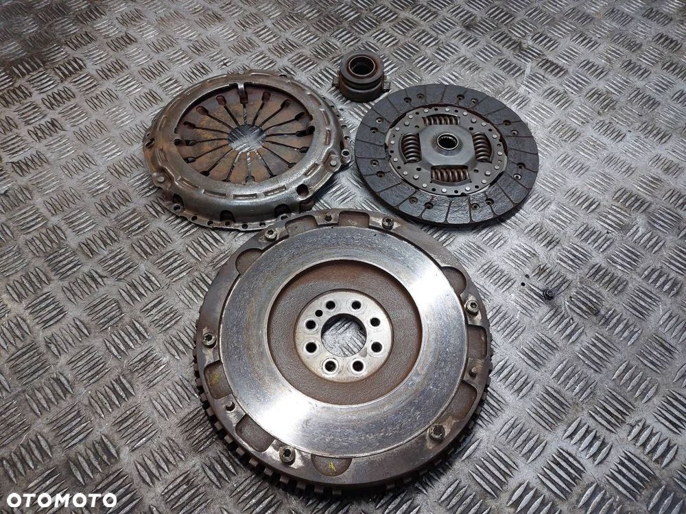 TARCZA DOCISK ŁOŻYSKO KOŁO ZAMACHOWE PEUGEOT BOXER I LIFT 2.2 HDI - 1