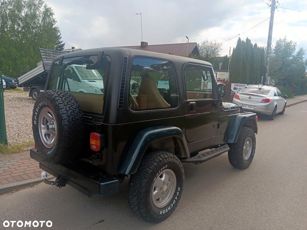 Jeep Wrangler - 1
