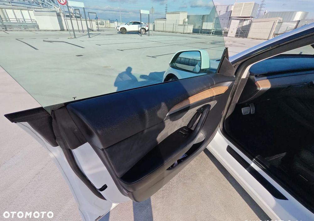 Tesla Model 3 - 13