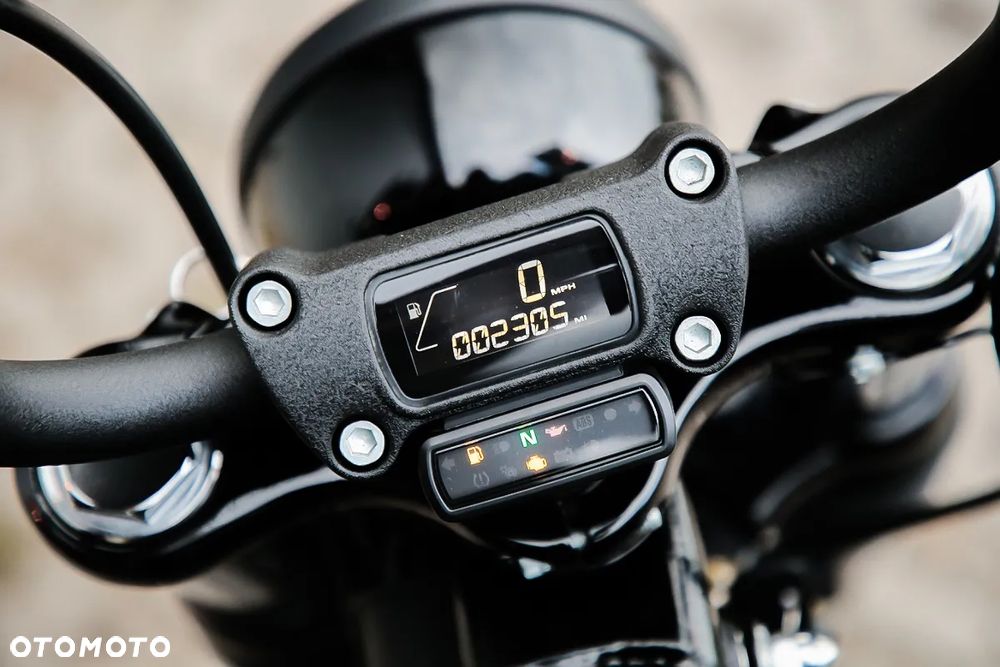 Harley-Davidson Softail Street Bob - 12