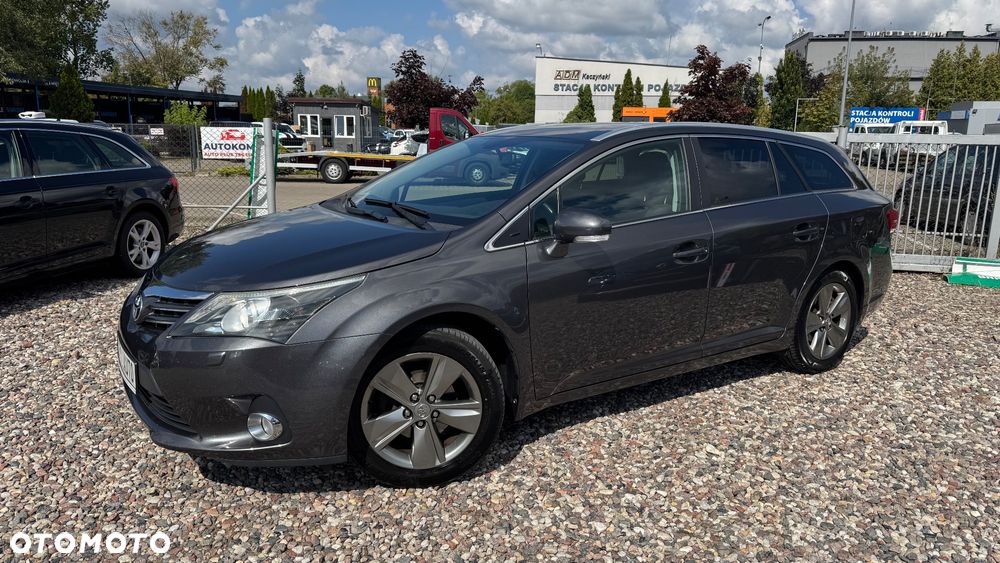Toyota Avensis 1.8 Premium EU5 - 5