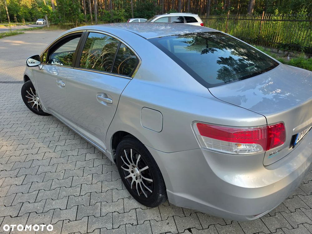 Toyota Avensis 1.8 Executive - 10