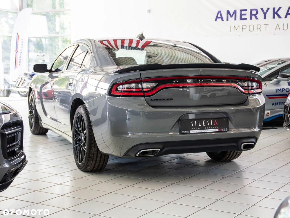 Dodge Charger - 4