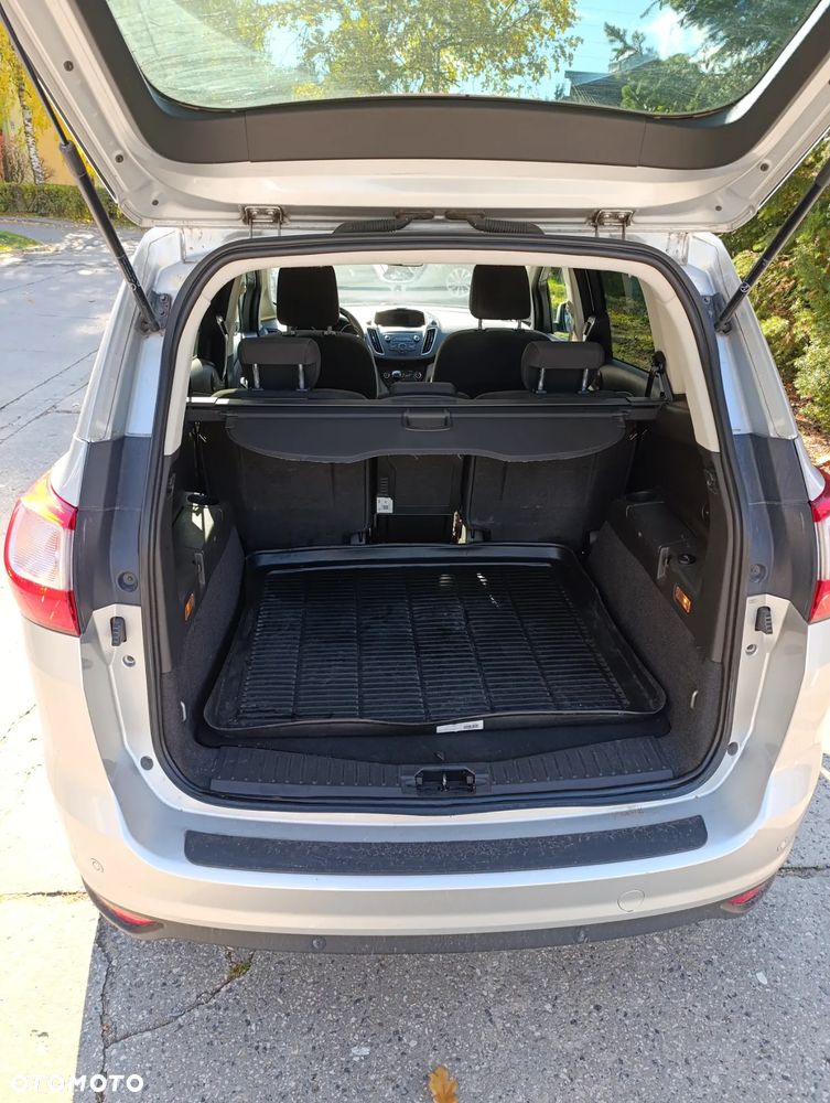 Ford Grand C-MAX - 12