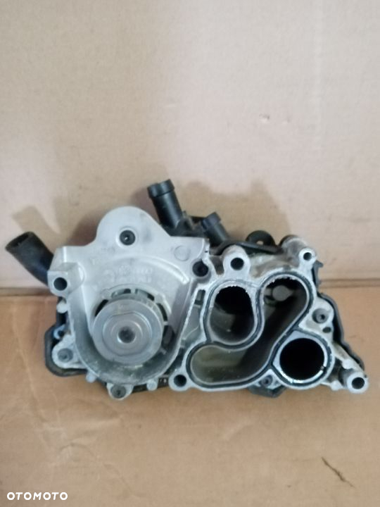 Pompa Wody Termostat Vw Polo UP Fox fabia 1.0 MPI 04c121121C - 2