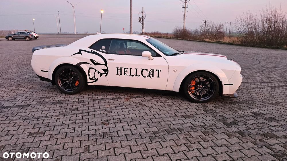 Dodge Challenger 6.2 Hellcat Widebody - 4