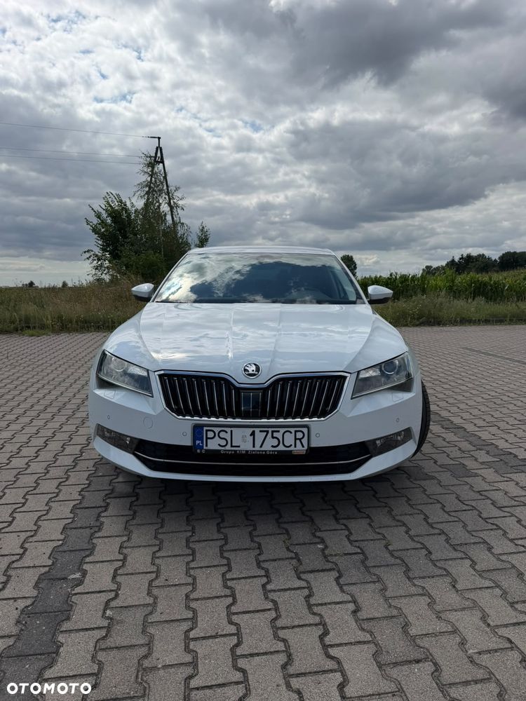 Skoda Superb 2.0 TDI Ambition DSG - 9