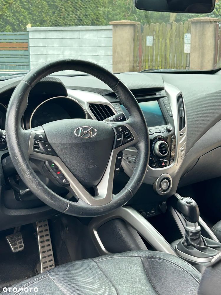 Hyundai Veloster 1.6 Style - 12
