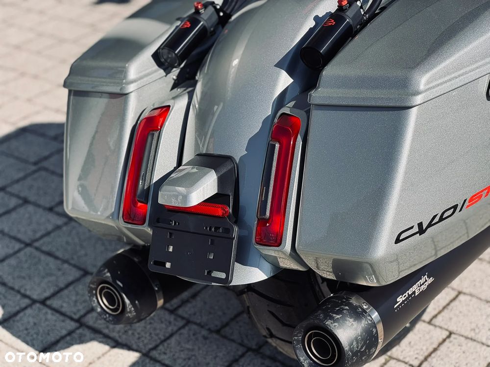 Harley-Davidson Touring Road Glide - 16