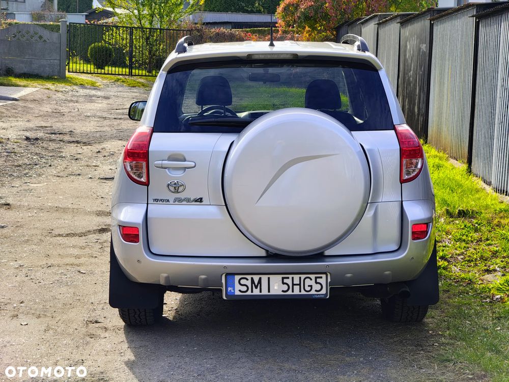 Toyota RAV4 2.2 D-4D Premium - 4