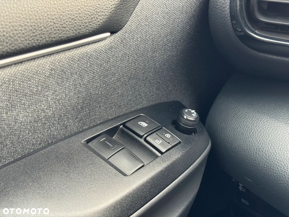 Toyota Yaris 1.5 Comfort - 22