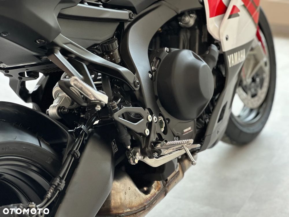 Yamaha R9 - 6