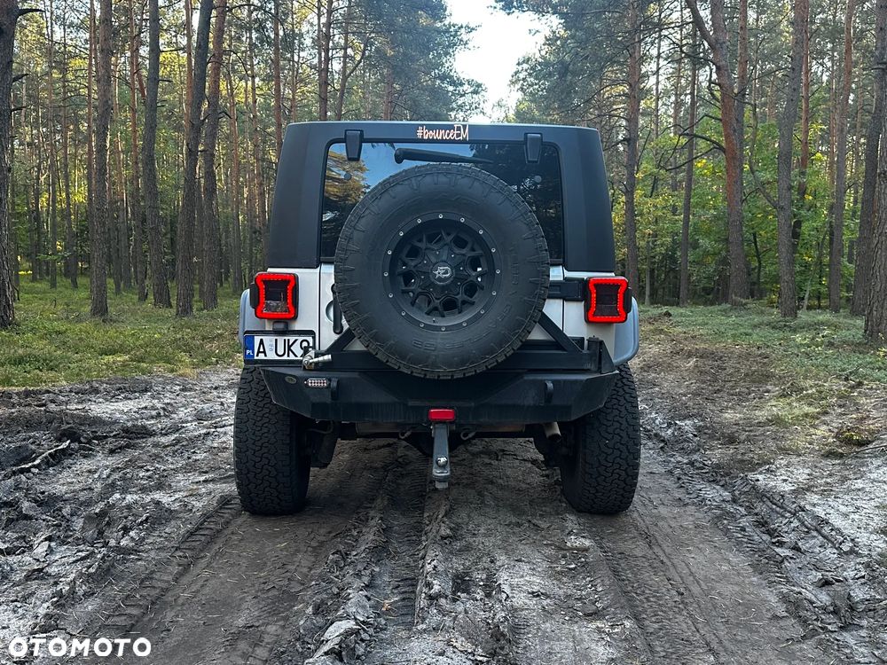 Jeep Wrangler Unlimited 3.8 Sahara - 2