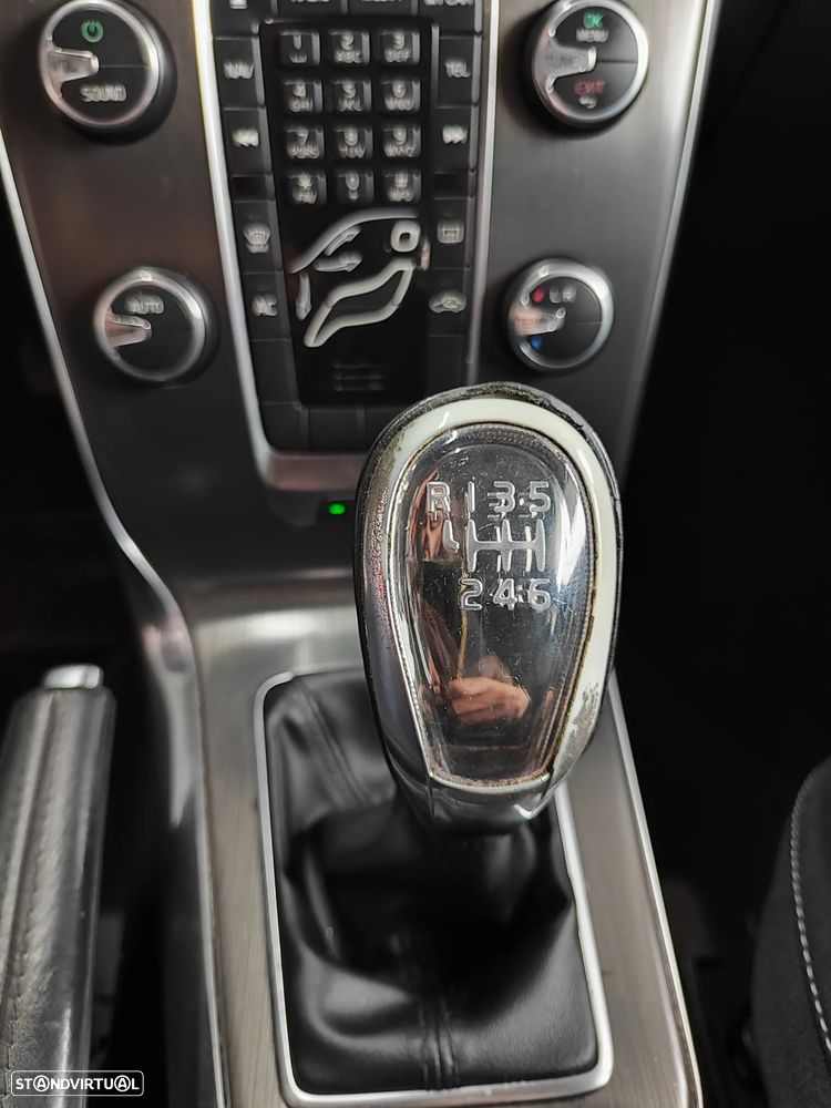 Volvo V40 D2 Momentum - 34
