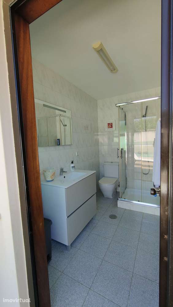 Moradia T4 com piscina, garagem e vista mar - Grande imagem: 4/38