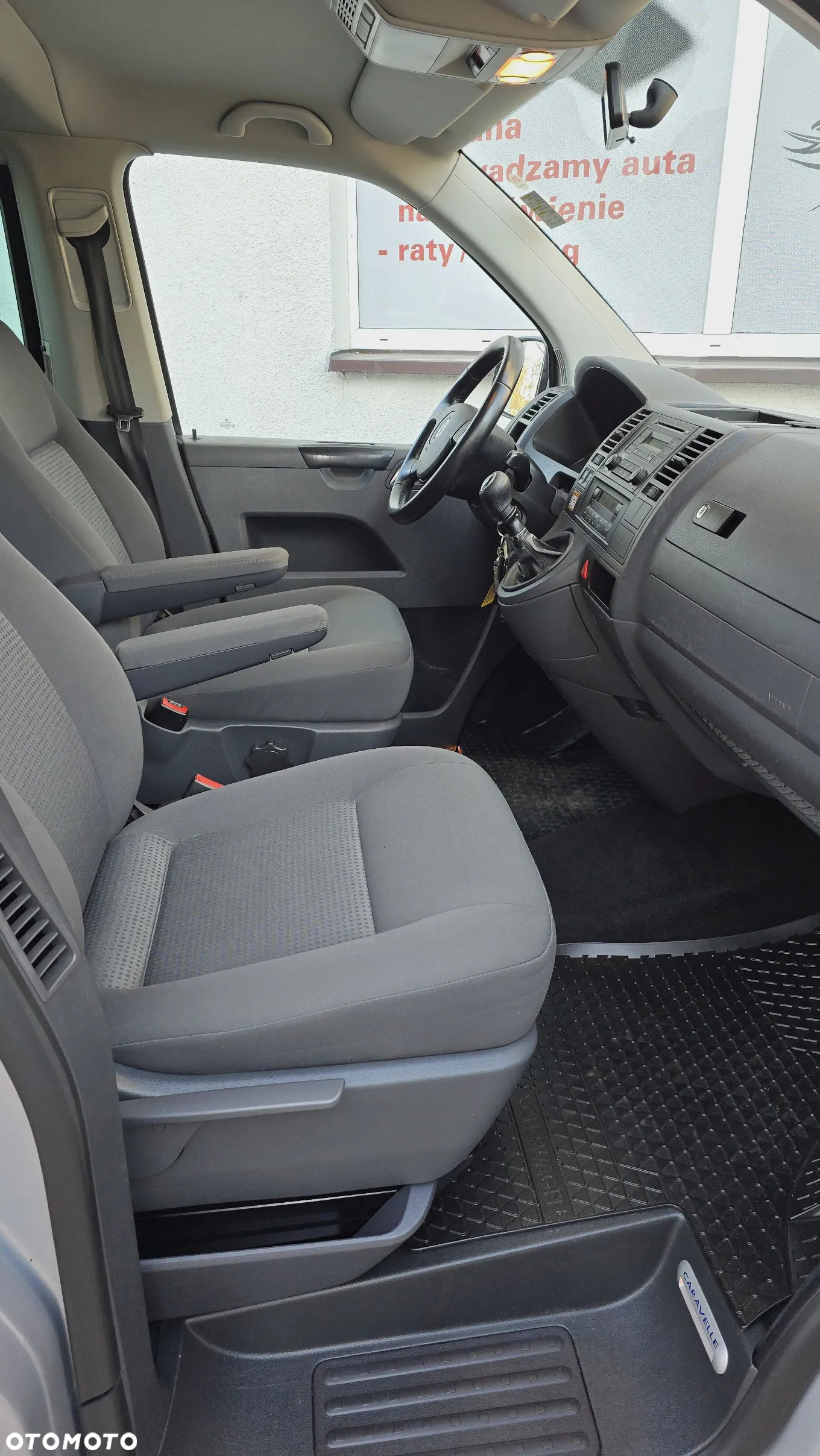 Volkswagen Caravelle - 22