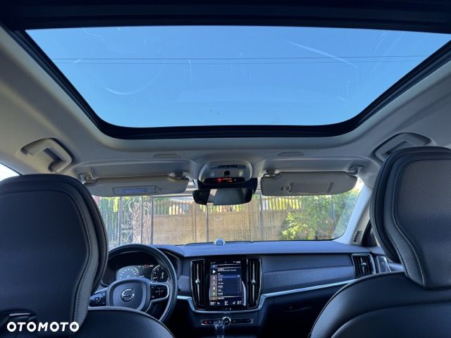 Volvo V90 Cross Country - 12