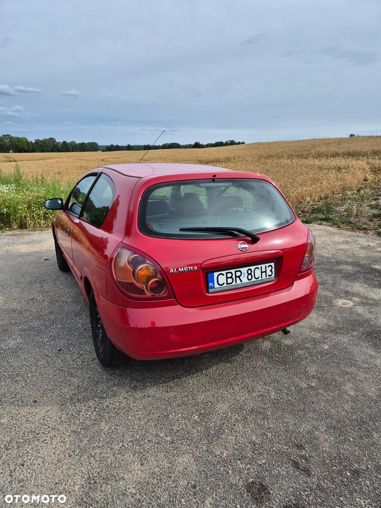 Nissan Almera 1.5 Visia - 4
