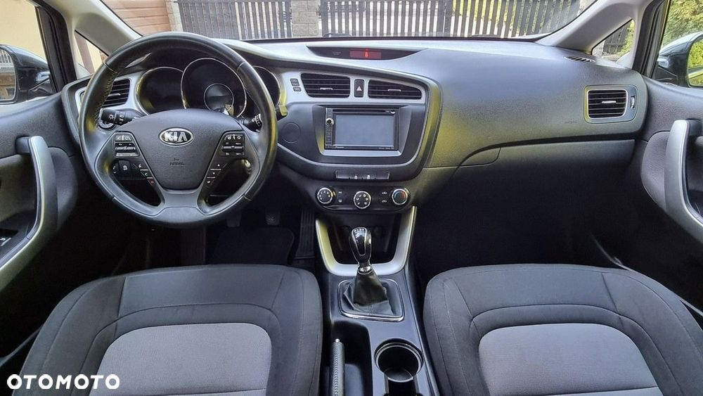 Kia Ceed - 12